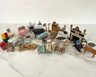 Lot 1422  Vintage Dollhouse Trinket Shelf Miniatures