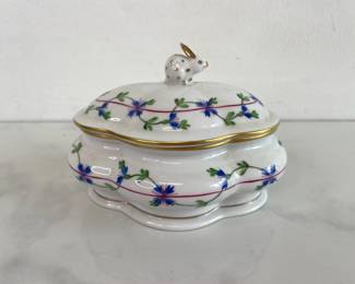 Lot 1430  Herend Hungary Porcelain Trinket Box w Rabbit Finial