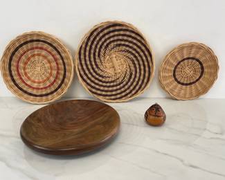 Lot 5194  Black Walnut Woodturned Plate Handcrafted Wicker Platters Wooden Owl Ornament