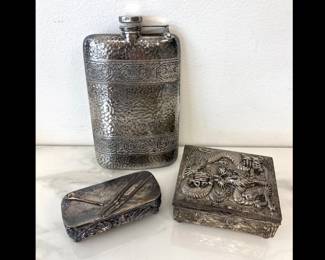 Lot 5233  Vintage Trinket Boxes Etchardt Flask