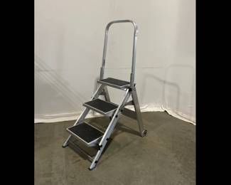 Lot 5183  Little Jumbo Aluminum Step Ladder