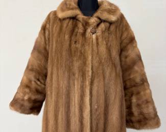 Lot 5256  Vintage Walter Reid Taupe Beige Fur Coat