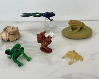 Lot 1358  Frog Miniature Figurines  Townsend Studio More