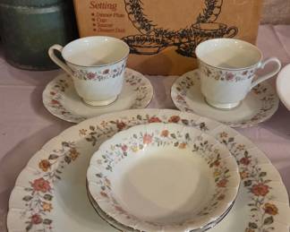 China dish sets many to choose from