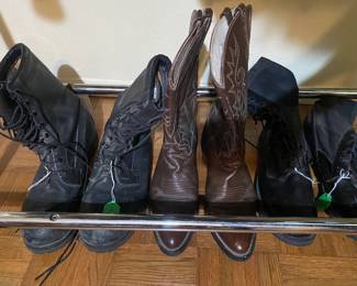 Mens clothing, large to extra large and Boots