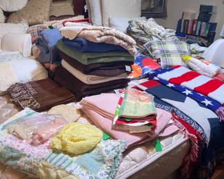 Assortment for linens 