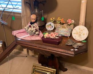 Side Table with lamp and decorations