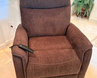 Brand new lift chair