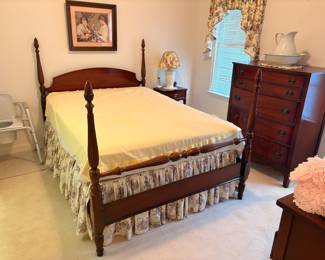 Stunning mahogany Queen size bedroom suite 