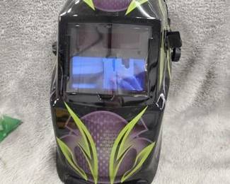 Auto-Darkening Welding Helmet with Variable Shade Lens No. 9-13