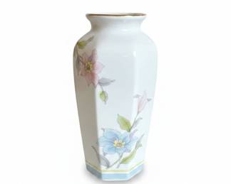 Daniels Fine Gifts Japan Floral Vase