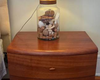 Side table (wood) and matching table lamps 