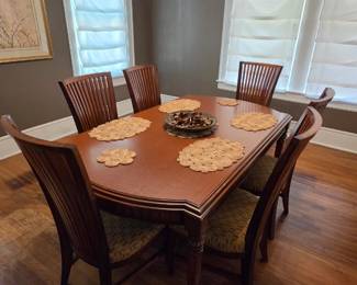 Dining room table and six chairs 