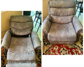 Electronic lift chair