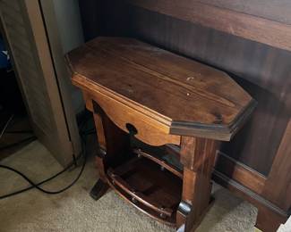 Cute little drop leaf table