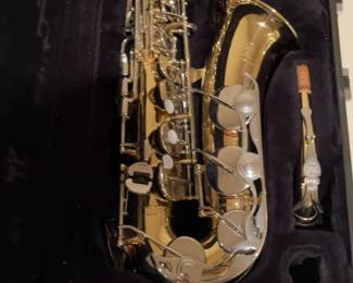 Yamaha Alto Saxophone YAS-23 with Hard Case