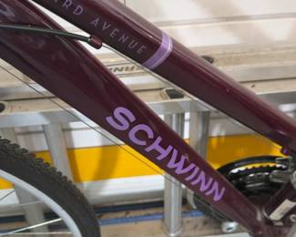 Schwinn Third Avenue Women's Hybrid Bike