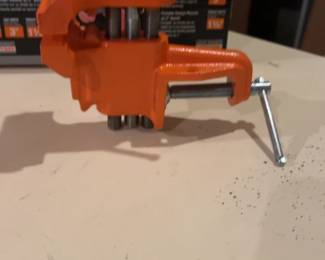 Pony 3-Inch Light Duty Clamp-On Vise