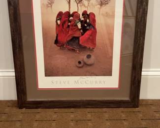 Steve McCurry Signe “Dust Storm” Framed Art Print