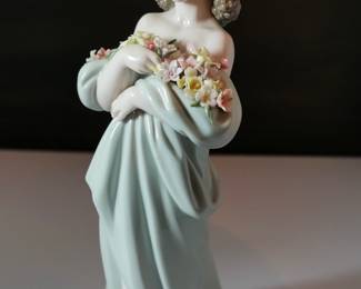 Lladró figurine with original box