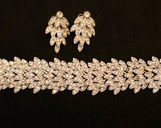 vintage costume jewelry 