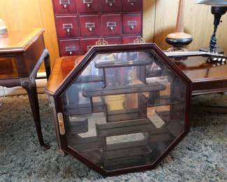 Wall hanging shadow box 