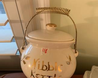 #118 Nibble Kettle w/ Handle $30.00