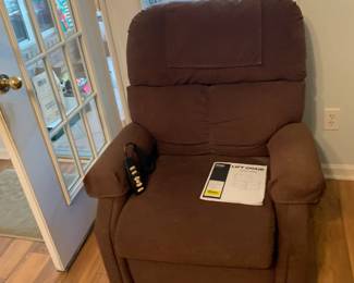 #10 As is Pride liftchair $25.00