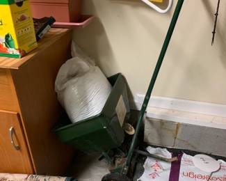 #55 Metal Spreader Scotts $20.00