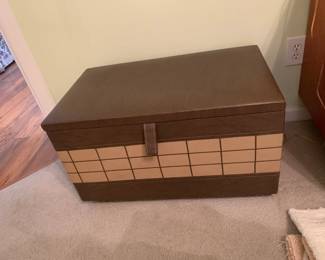 #7 Naugahyde brown and tan trunk flannel plaid lined 30x18x17 $30.00