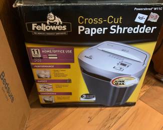 #103 Fellowes Criss cut paper shredder $45.00