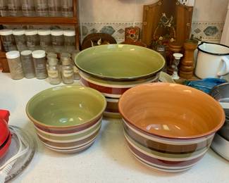#65 set of 3 dishwash safe mixing bowls $20.00