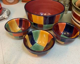 #66 Caracas table tops set of 4 bowls $20.00