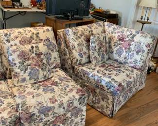 #8 Floral upholsterd 2 pc sectional couch 95" length overall, (chair section 38"L) x39" deep $75.00