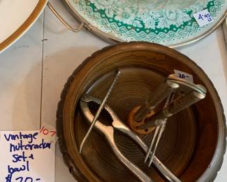 #107 Vintage Nutcracker Set 7 bowl $20.00