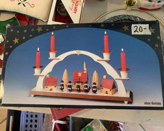 #81 OHNW Kerzen wood 4 candle set in box $20.00