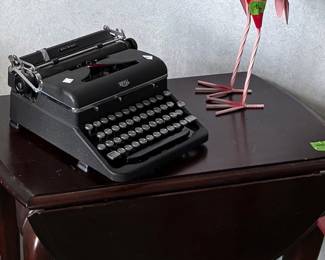 Royal manual typewriter 