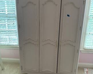 Vintage armoire 