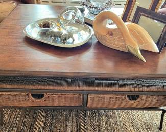 Yes, those are drawers on the bottom. That's where I would put my secret stash of Kit Kats ;-)