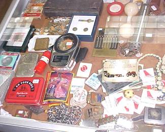 Miscellaneous collectibles.
