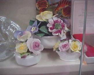 Anysley ceramic floral bouquets.