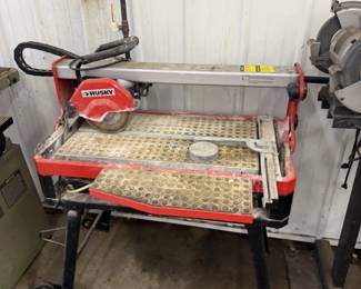 Sweet sliding wet saw for tile or brick