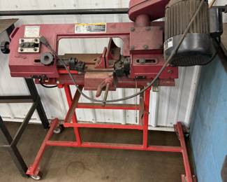 Metal cutting bandsaw