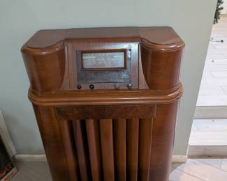 Philco 39-31 Cathedral Radio