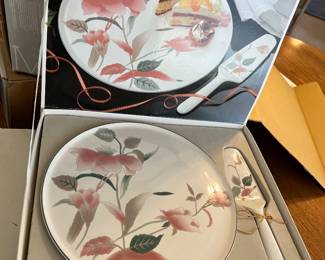MIKASA SILK FLOWERS SET OF CHINA DINNER WARE 1980'S - NEW MOSTLY ALL STILL IN ORIGINAL BOXES