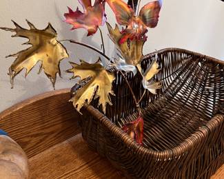 METAL WALL ART / BASKETS