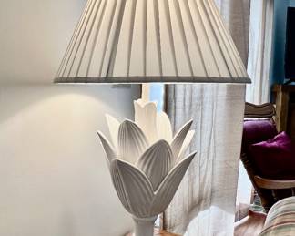 PAIR OF MID CENTURY CERAMIC TABLE LAMPS PETALS TULIP - BOTH IN EXCELLENT CONDITION