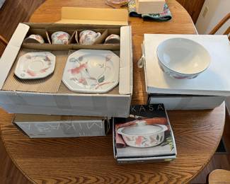 MIKASA SILK FLOWERS SET OF CHINA DINNER WARE 1980'S - NEW MOSTLY ALL STILL IN ORIGINAL BOXES