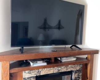LARGE TV 