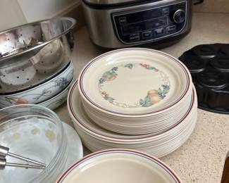 SET OF CORELLE ABUNDANCE SET